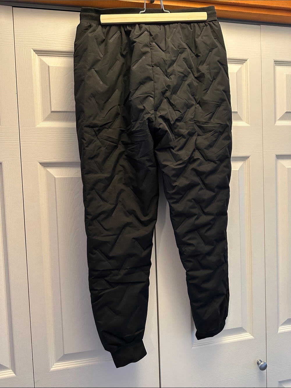 Quilted Black Jogger Sweatpants with Elastic Waist